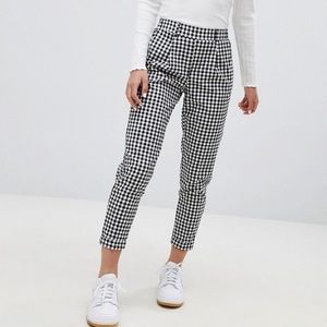 LIKE NEW Bershka Tailored Trousers Size L
